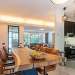 Holiday home Retreat *